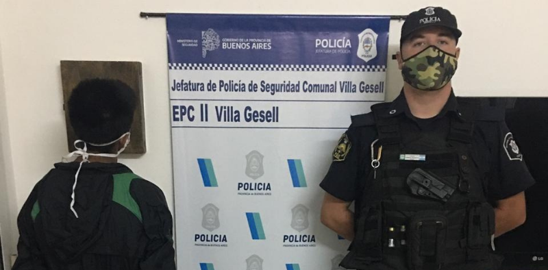 DETIENEN DELINCUENTE PRÓFUGO TRAS ROBAR EN VIVIENDAS DE MAR DE LAS PAMPAS