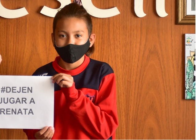 Renata quiere seguir jugando al fútbol mixto