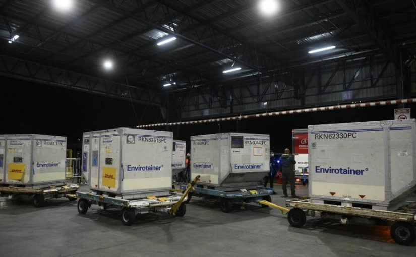 Llegaron más de 2,1 millones de dosis de la vacuna de AstraZeneca de producción conjunta con México