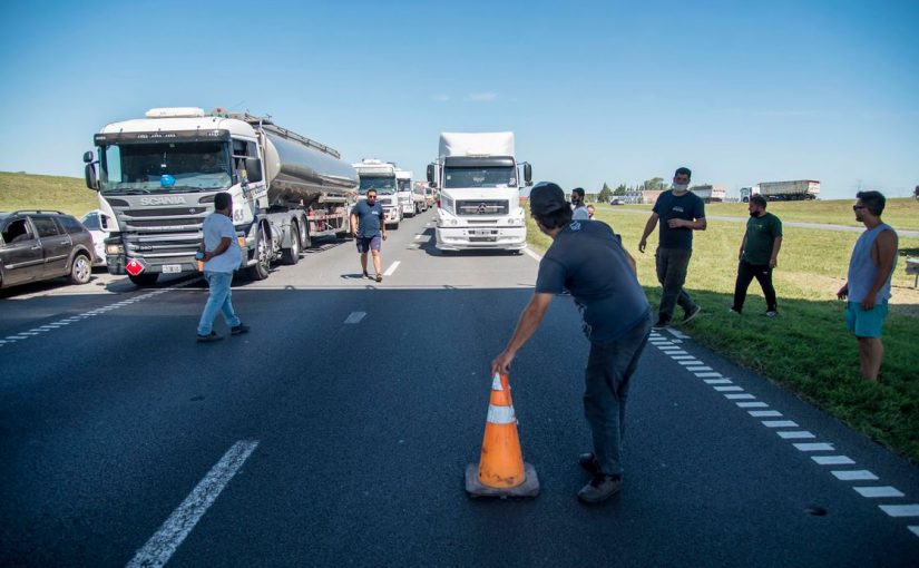 El Ministerio de Transporte sancionará a empresas de colectivos si van a paro
