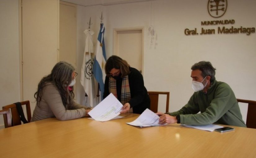 El Ejecutivo hizo entrega de aportes a Bomberos